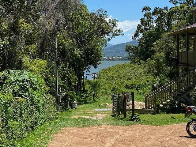 Terreno a 60 metros da lagoa com vista