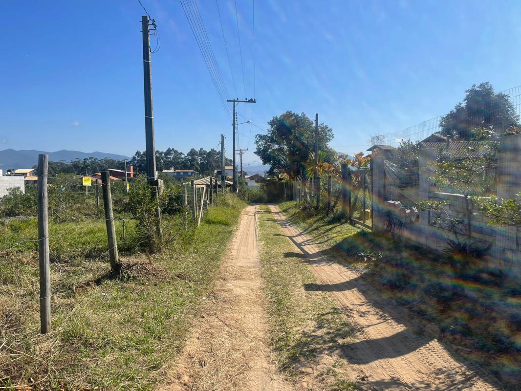 Terreno com matrícula no Rosa