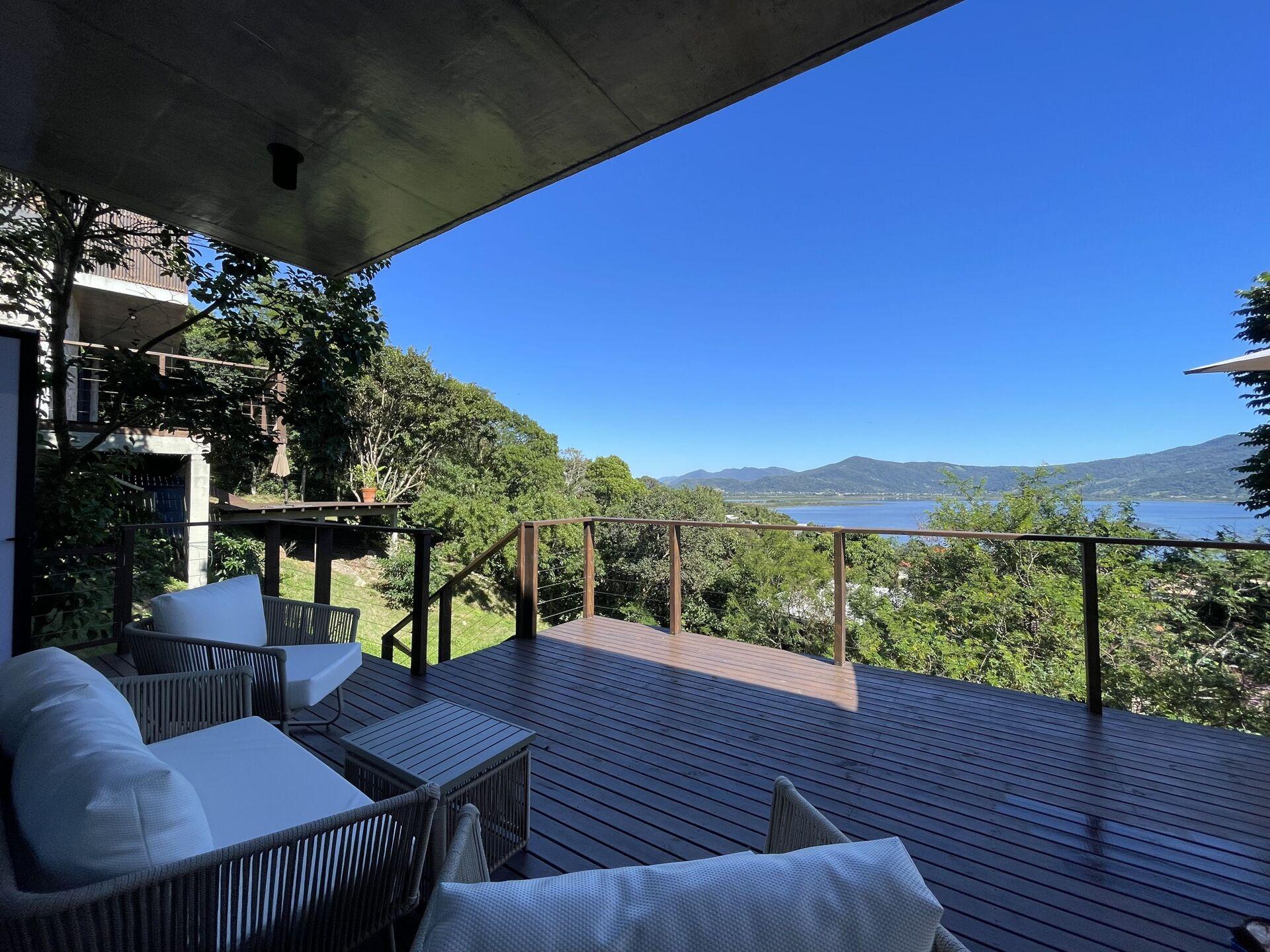 Casa Com vista na Ferrugem