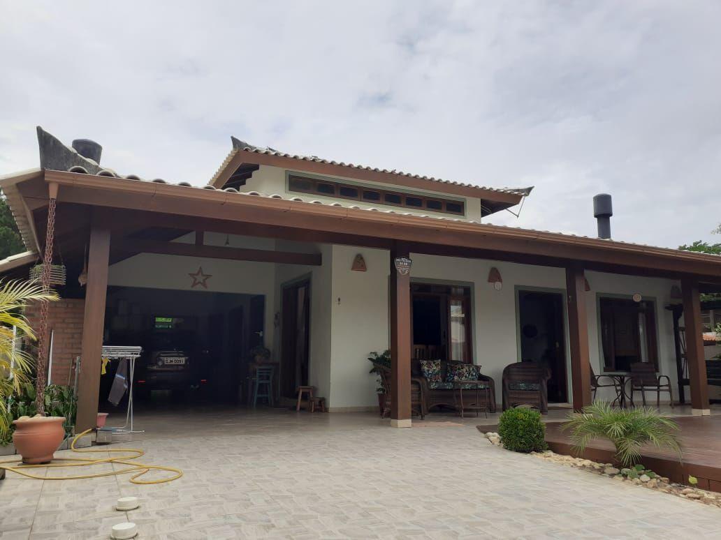 Casa térrea com piscina em Garopaba — foto 1