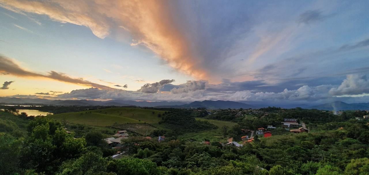 Terreno Enorme com vista incrível