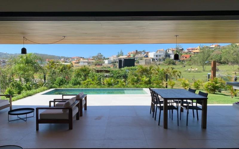 Casa em Garopaba a poucos metros do Mar