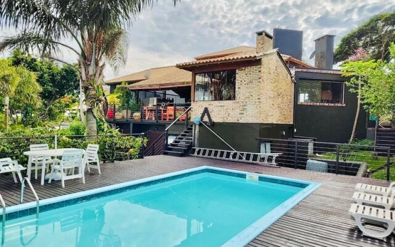 Casa na ponta da Vigia em Garopaba